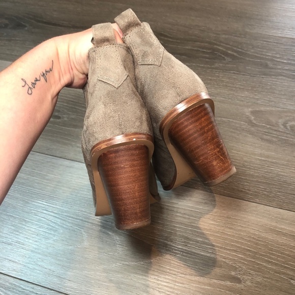 Nine West Mayley Taupe Chelsea Suede Ankle Bootie Woman’s Size 8 - Picture 7 of 10